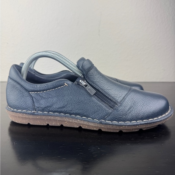 Collection Clarks Tamitha Cattura Leather Womens Navy Blue Zippered Shoes Sz 6.5 - Picture 4 of 8